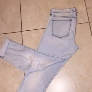 Boyfriend style, light wash jeans